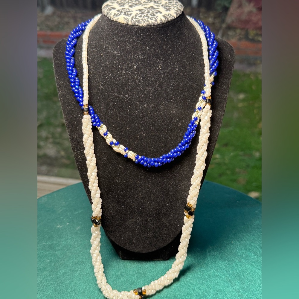Source Unknown Royal Blue and Pearl White Necklace Set